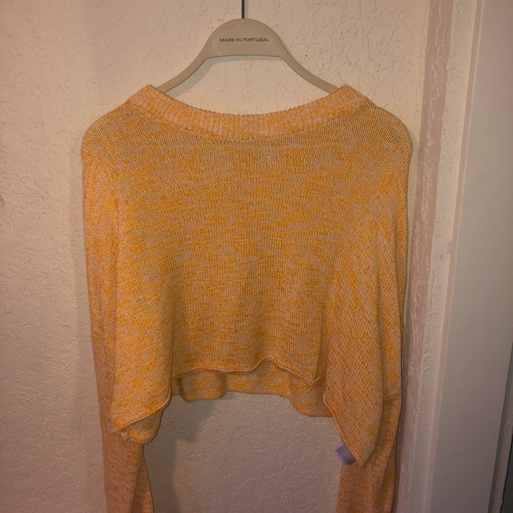 Long sleeve crop yellow sweater